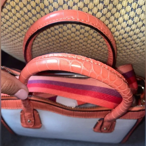 Dana Buchman handbag with detachable shoulder strap - Picture 4 of 13